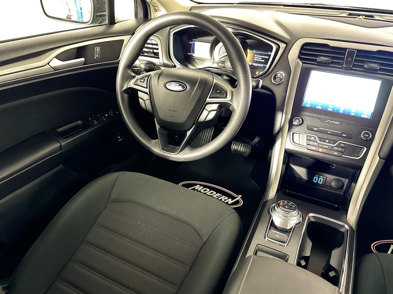 Ford Fusion Hybrid SE FWD 2020