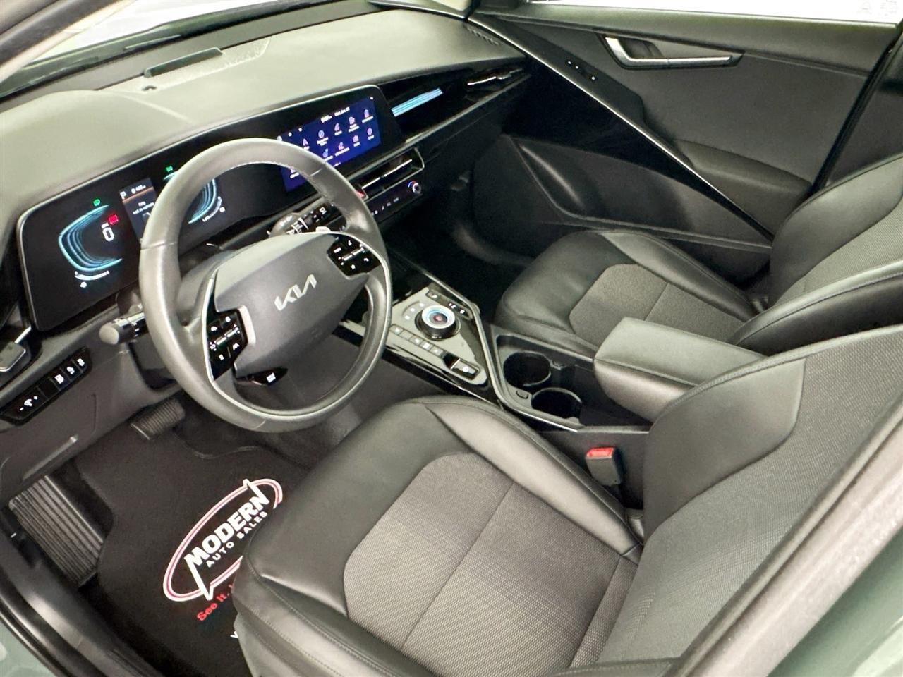 Kia Niro Plug-In Hybrid EX FWD 2023