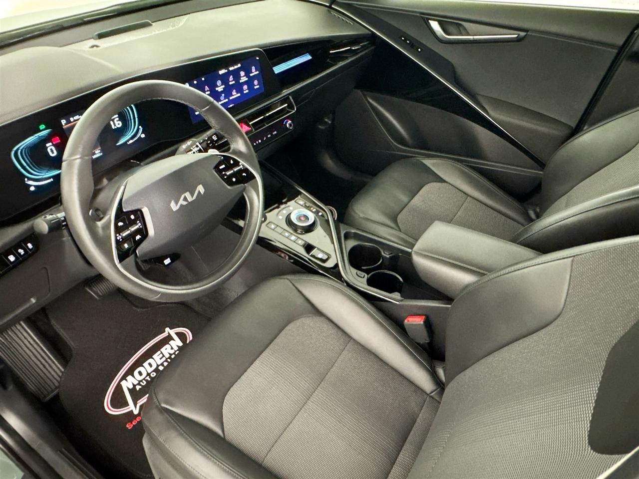 Kia Niro Plug-In Hybrid EX FWD 2023