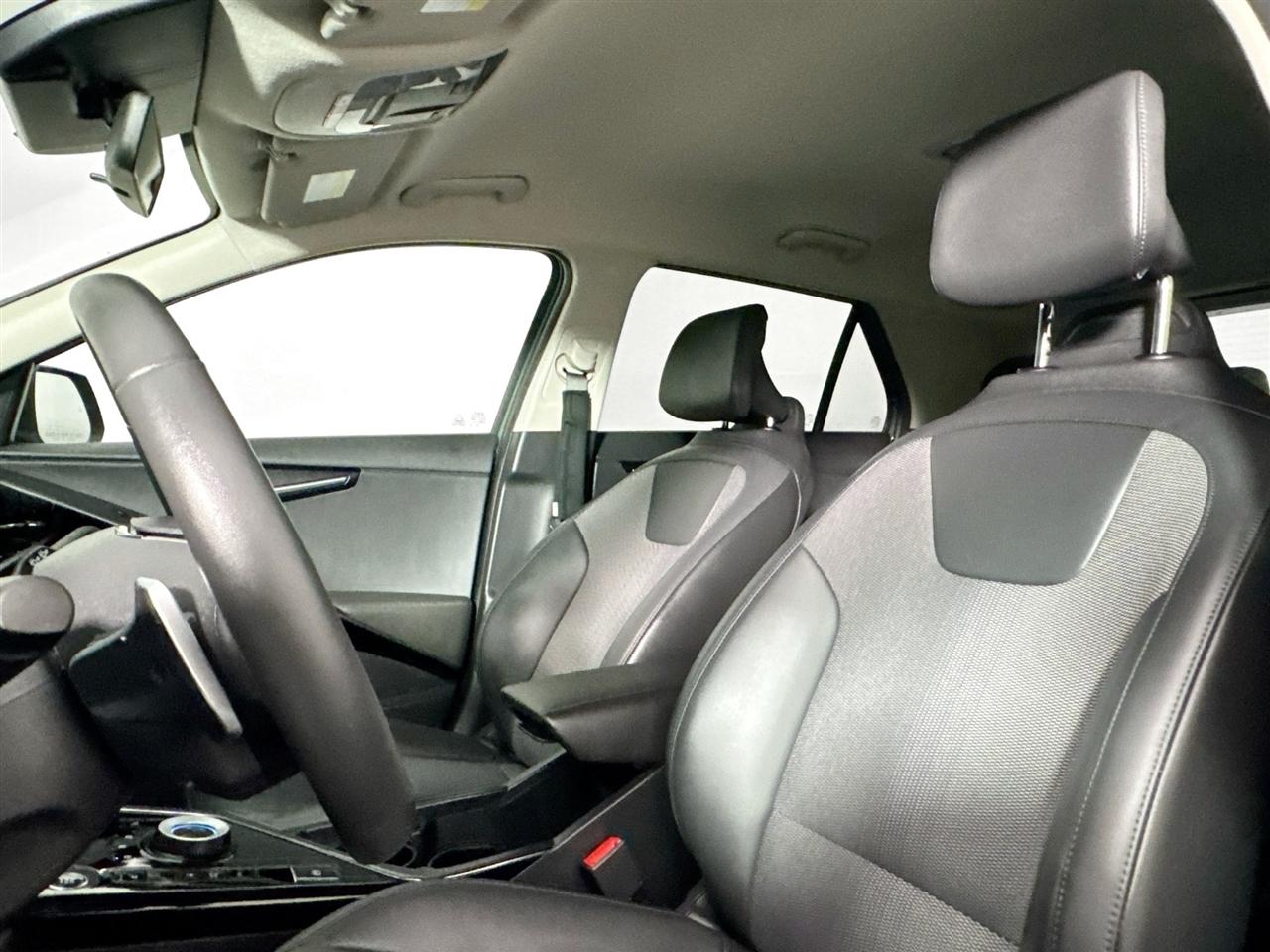 Kia Niro Plug-In Hybrid EX FWD 2023