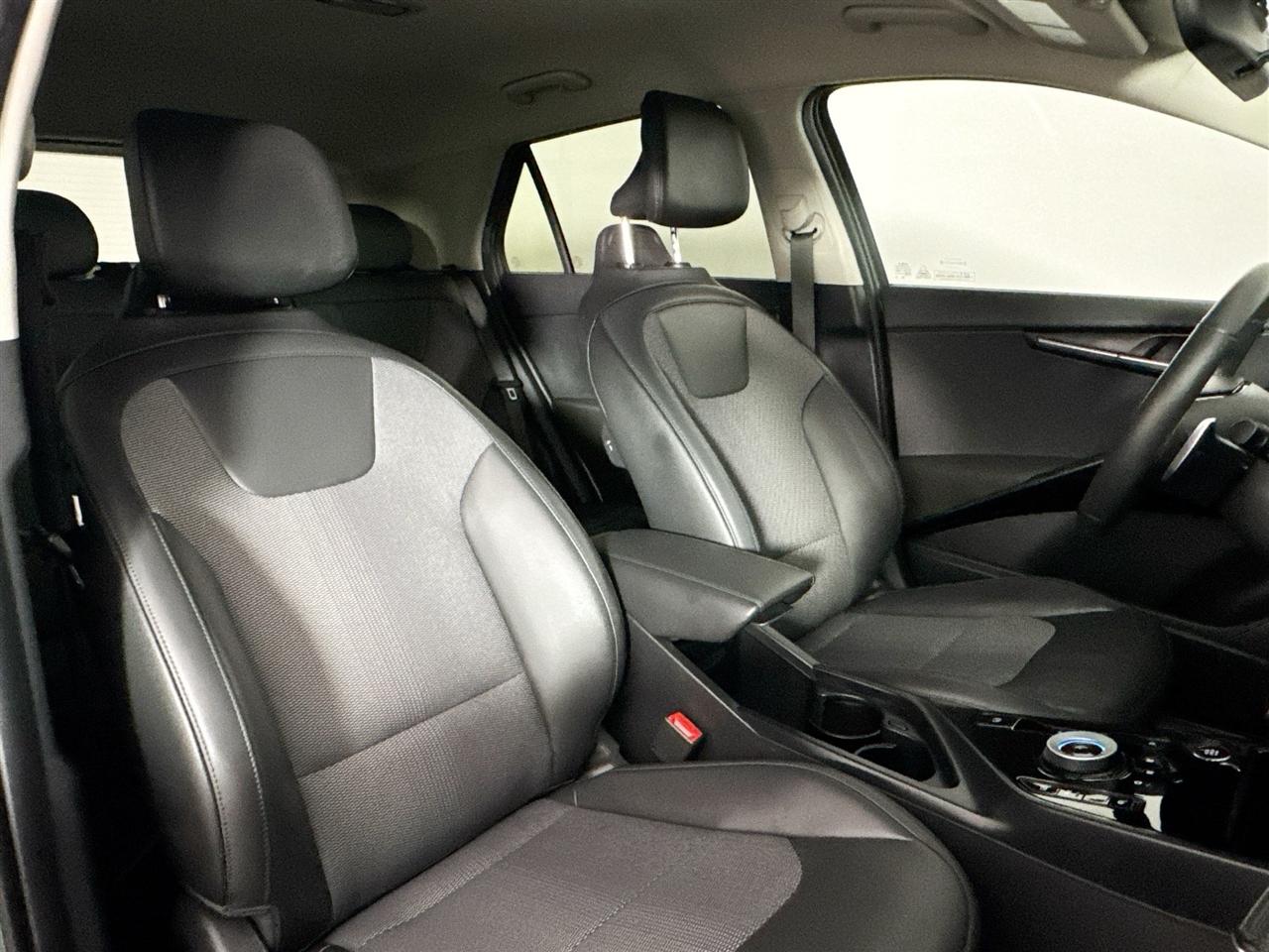 Kia Niro Plug-In Hybrid EX FWD 2023