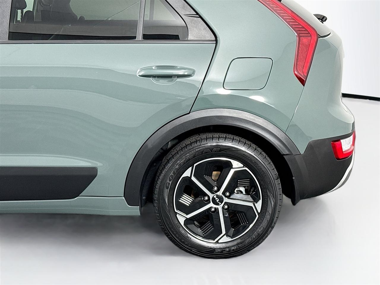 Kia Niro Plug-In Hybrid EX FWD 2023
