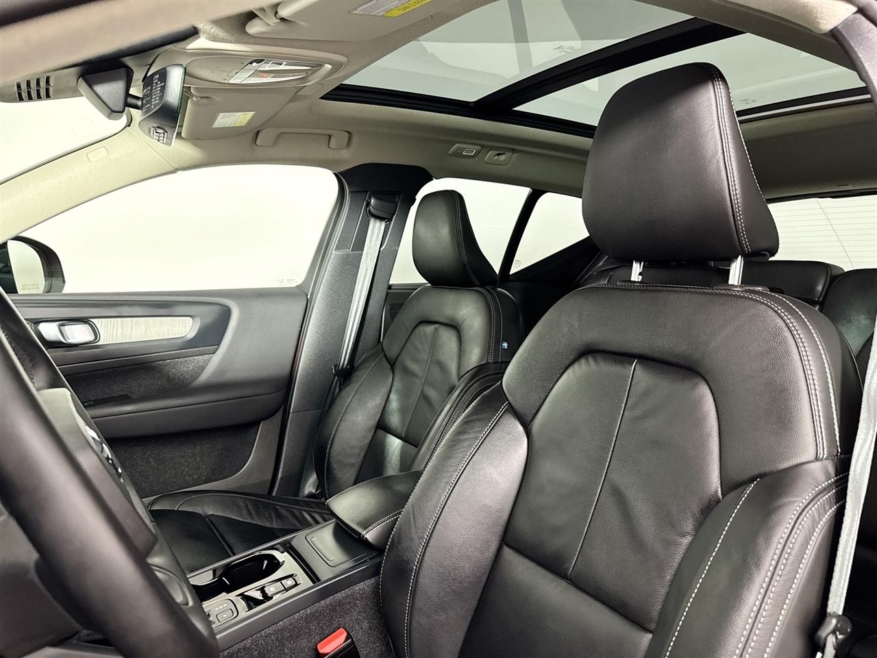 Volvo XC40 B5 AWD Ultimate Dark Theme 2023