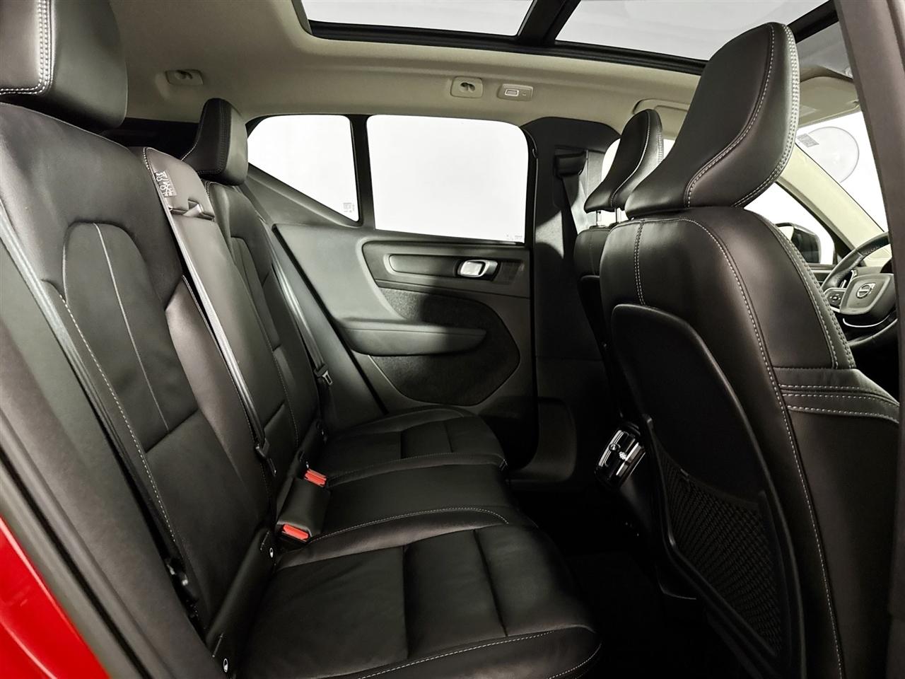 Volvo XC40 B5 AWD Ultimate Dark Theme 2023