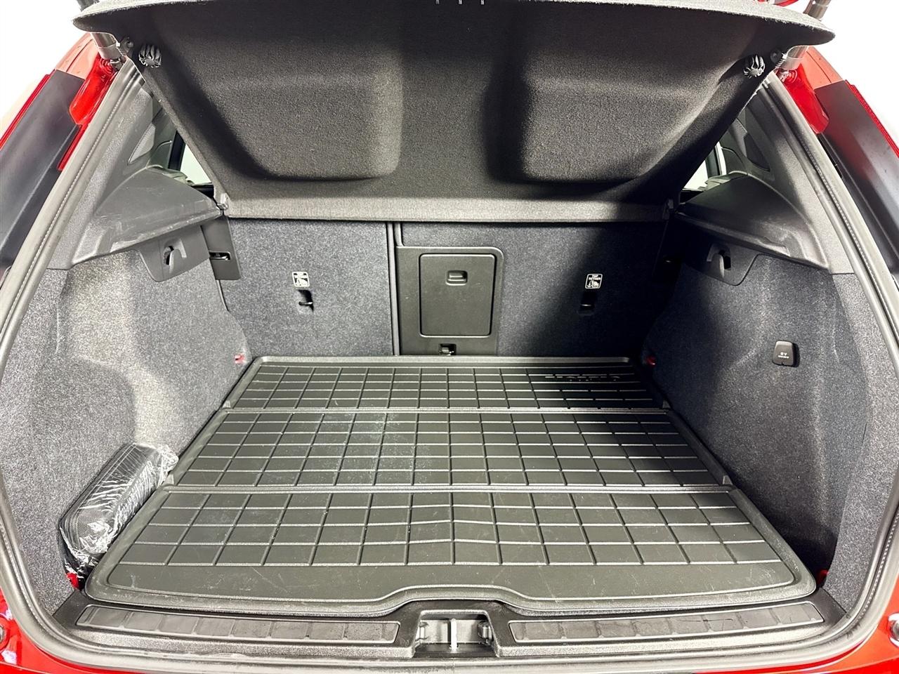 Volvo XC40 B5 AWD Ultimate Dark Theme 2023