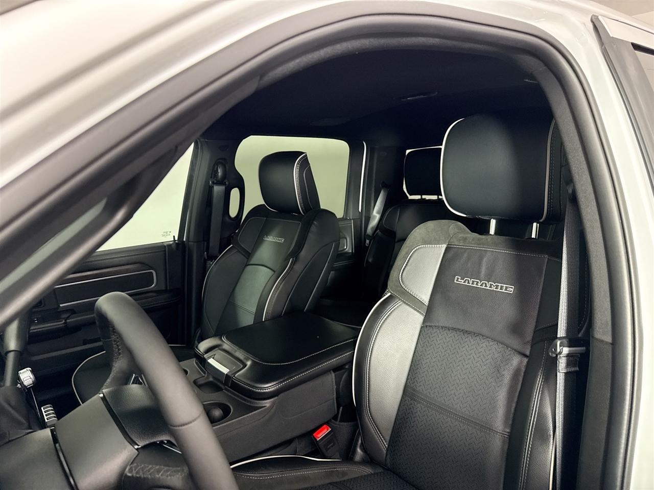RAM 2500 Laramie 4x4 Crew Cab 6'4" Box 2026