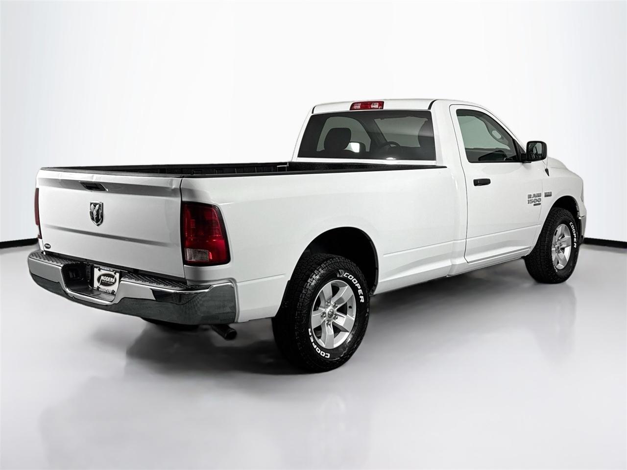 RAM 1500 Classic SLT 4x4 Reg Cab 8' Box 2022