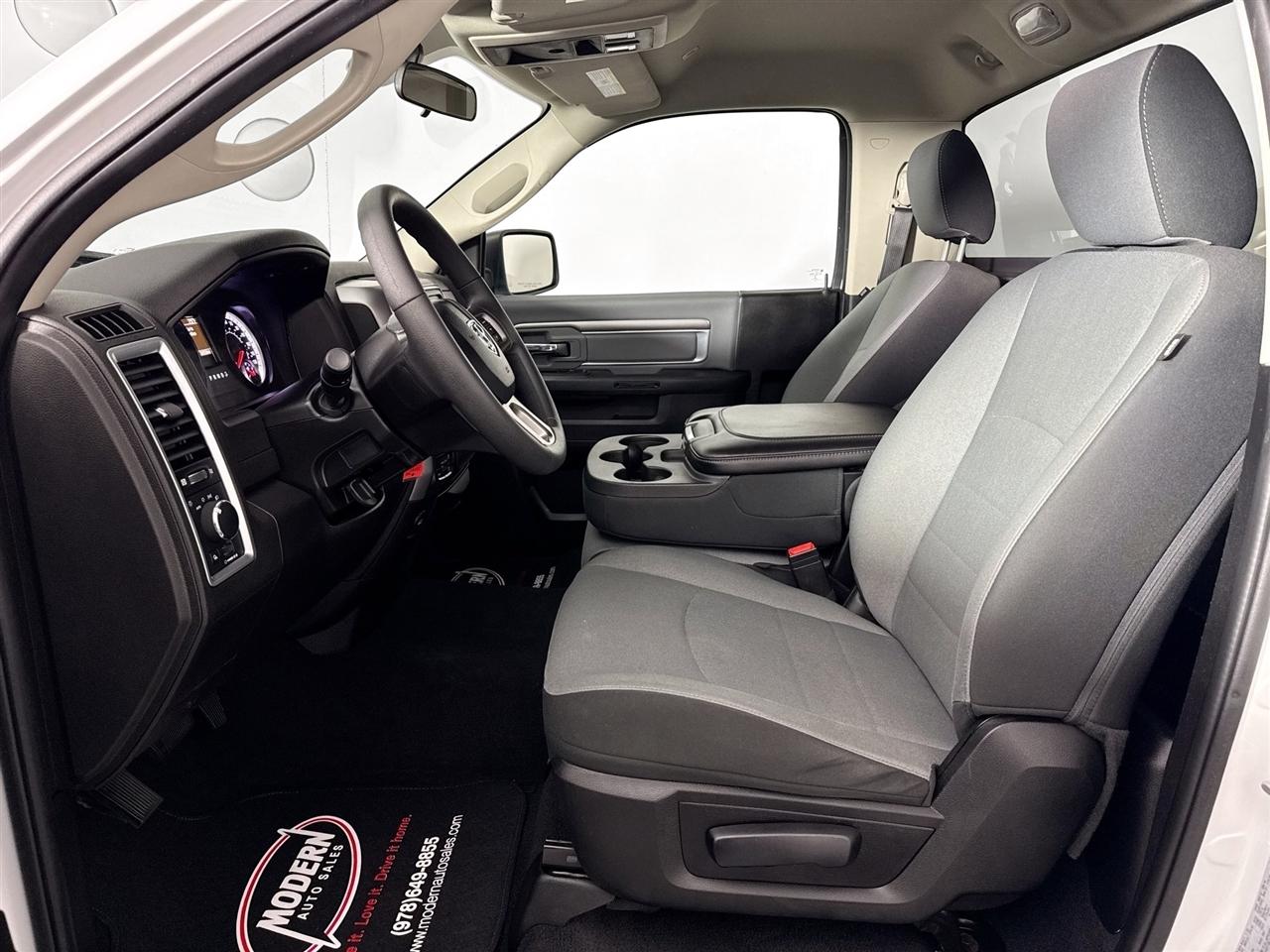 RAM 1500 Classic SLT 4x4 Reg Cab 8' Box 2022