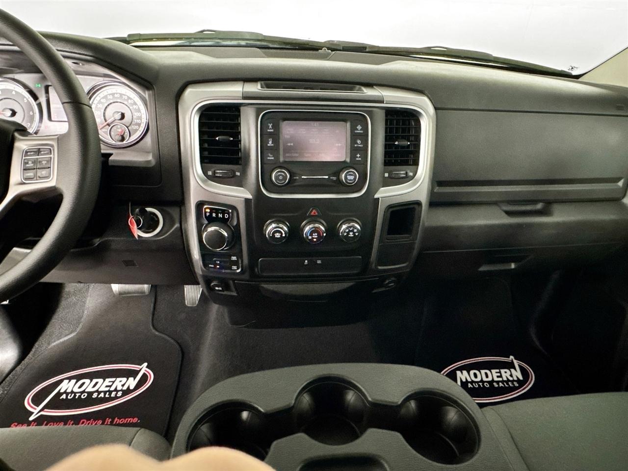 RAM 1500 Classic SLT 4x4 Reg Cab 8' Box 2022