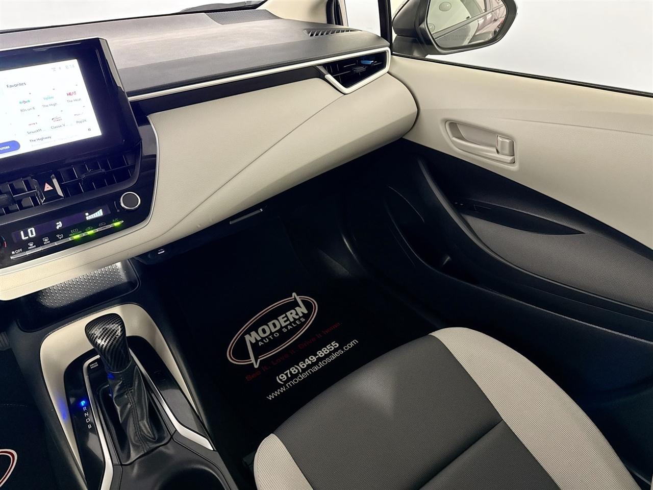 Toyota Corolla Hybrid LE AWD (Natl) 2025