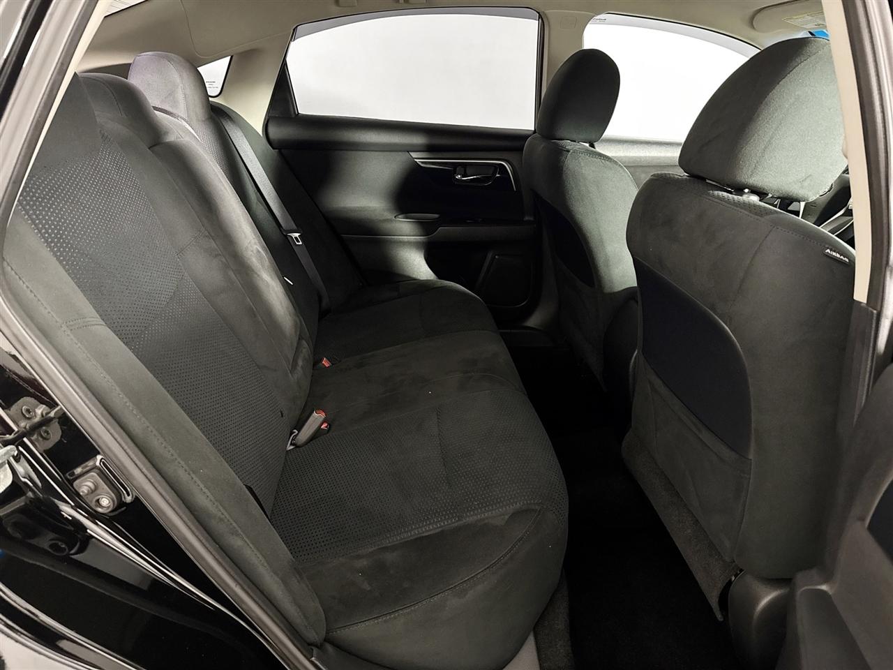 Nissan Altima 4dr Sdn I4 2.5 SV 2014