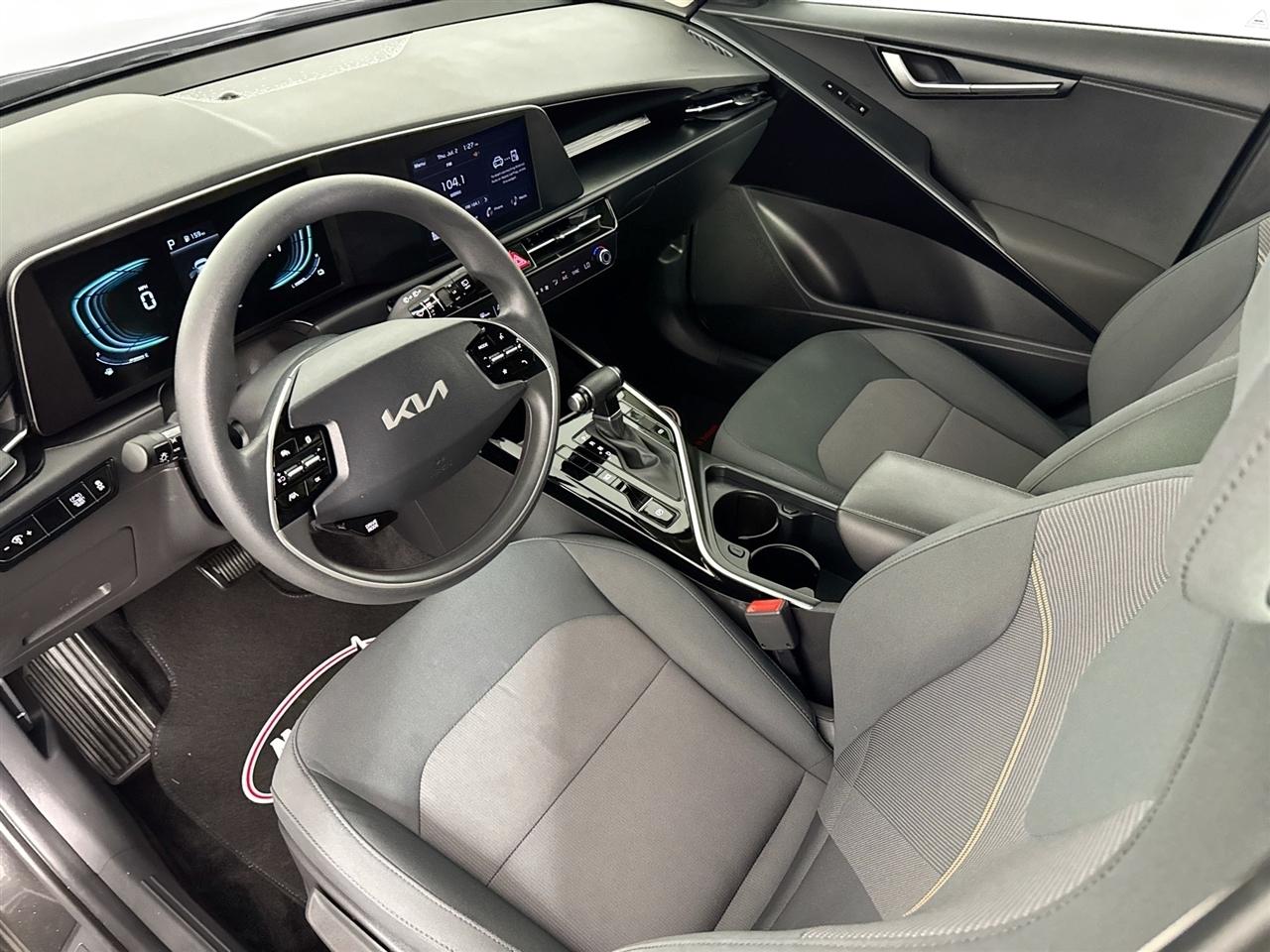 Kia Niro LX FWD 2023