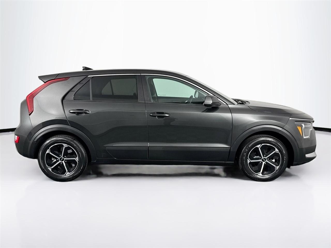 Kia Niro LX FWD 2023