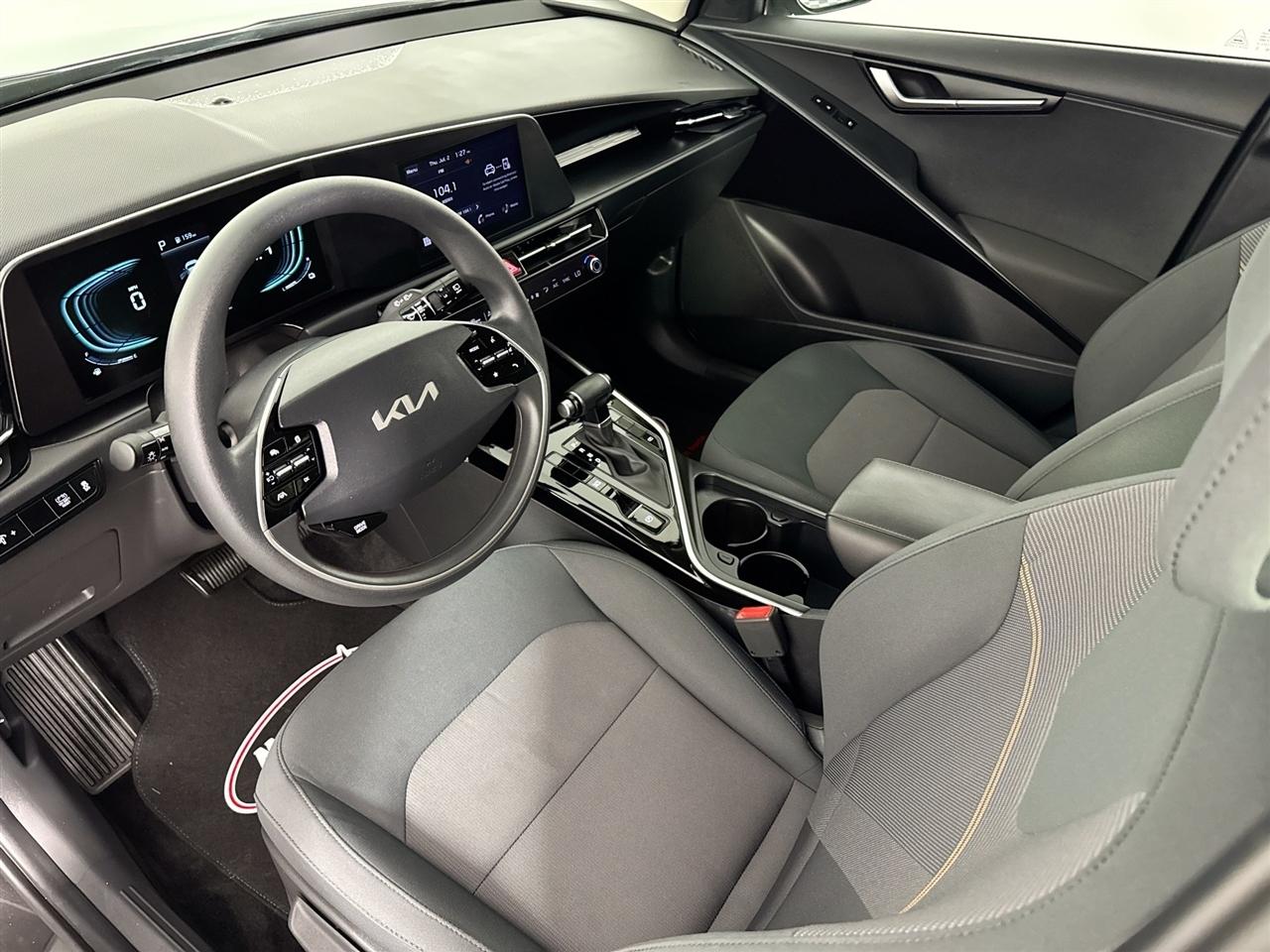 Kia Niro LX FWD 2023