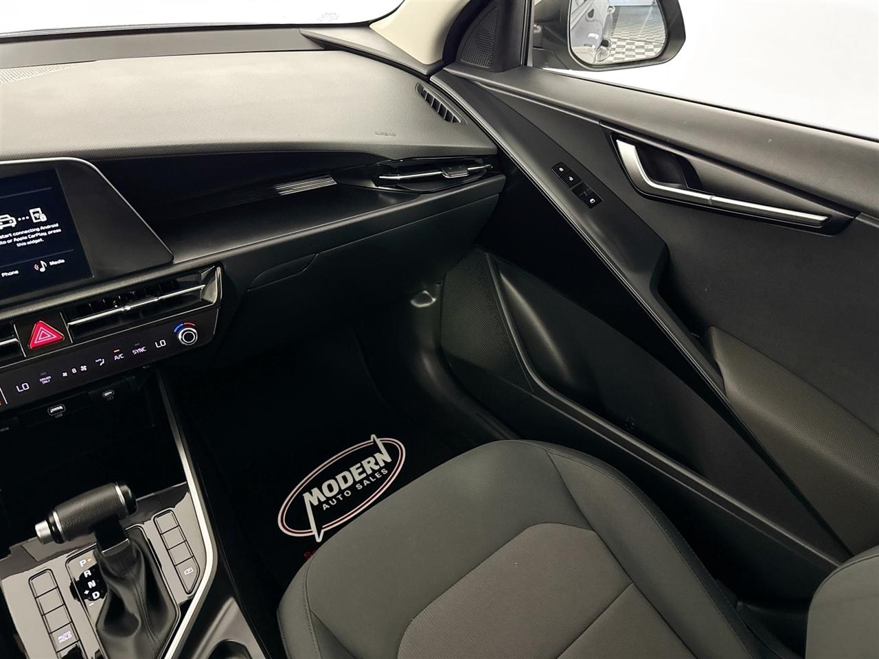 Kia Niro LX FWD 2023