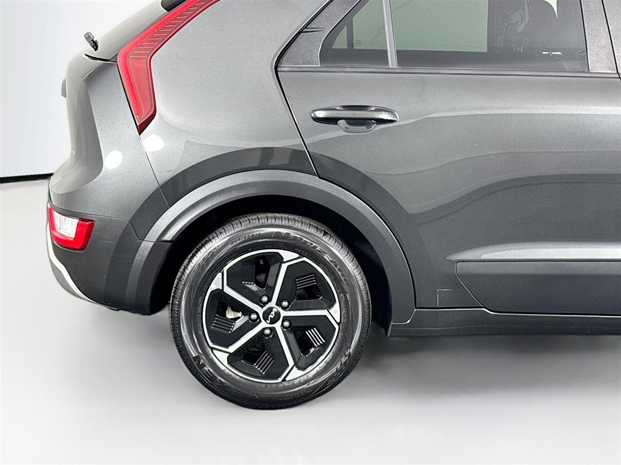 Kia Niro LX FWD 2023