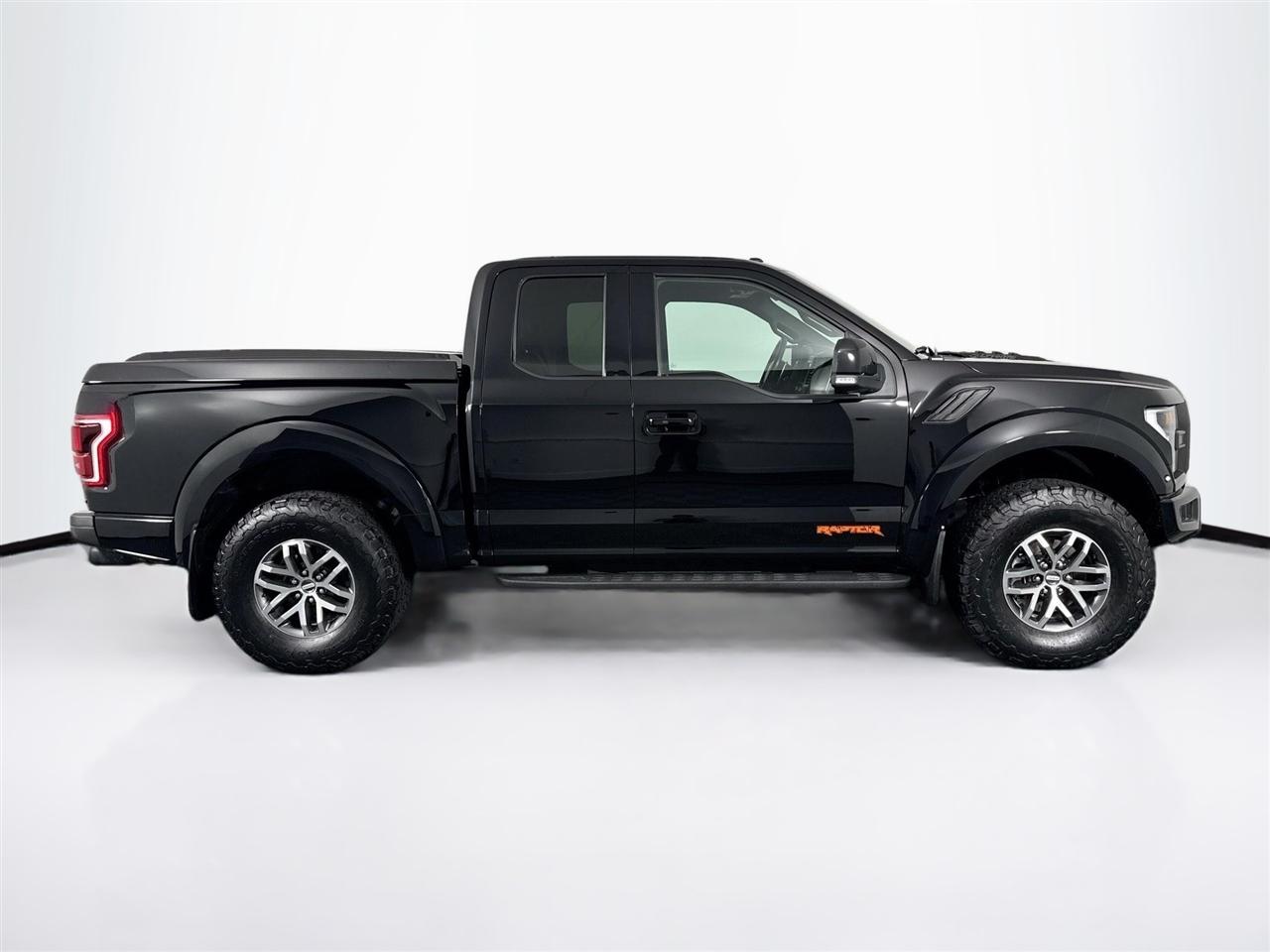 Ford F-150 Raptor 4WD SuperCab 5.5' Box 2017