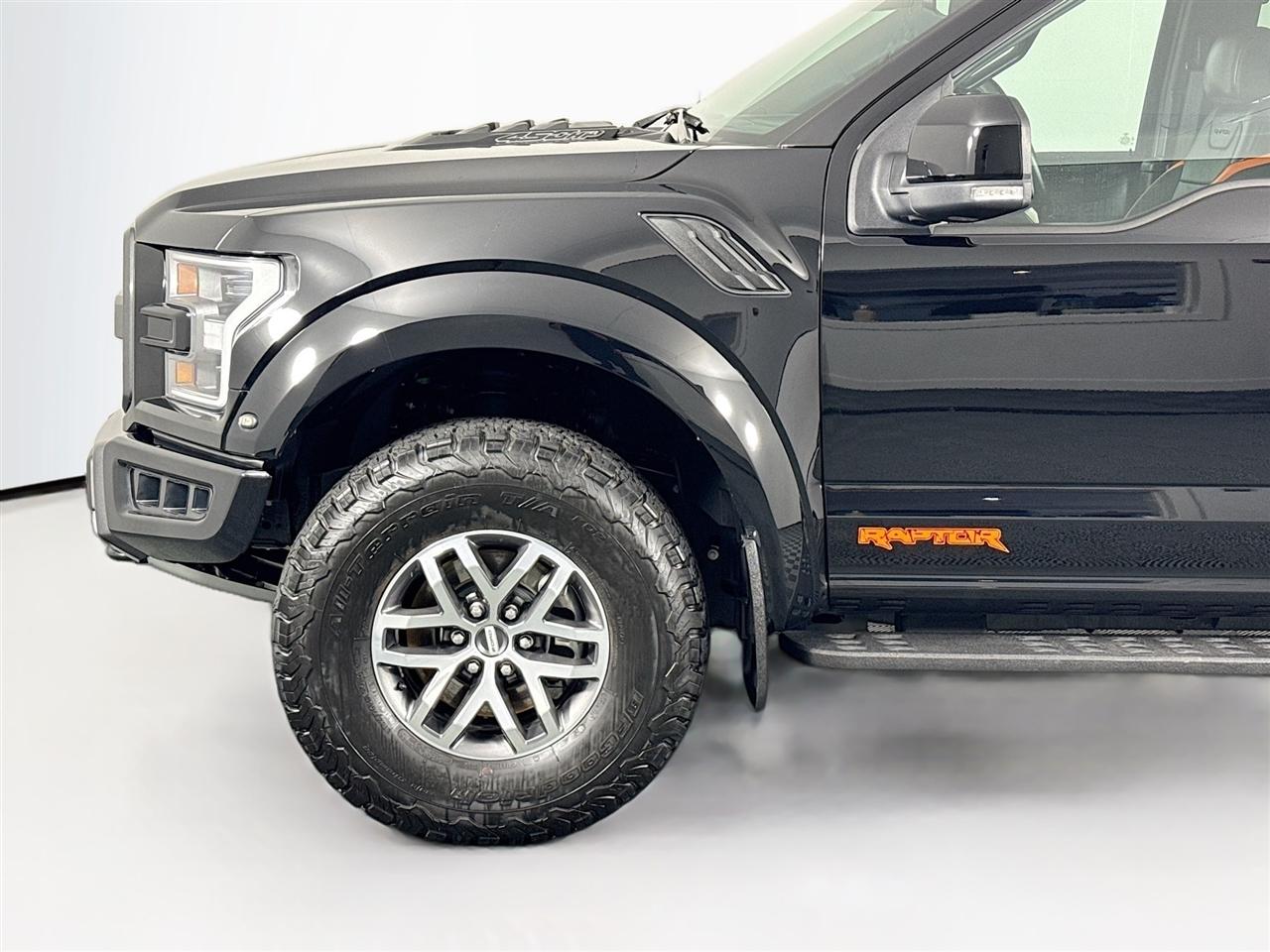 Ford F-150 Raptor 4WD SuperCab 5.5' Box 2017