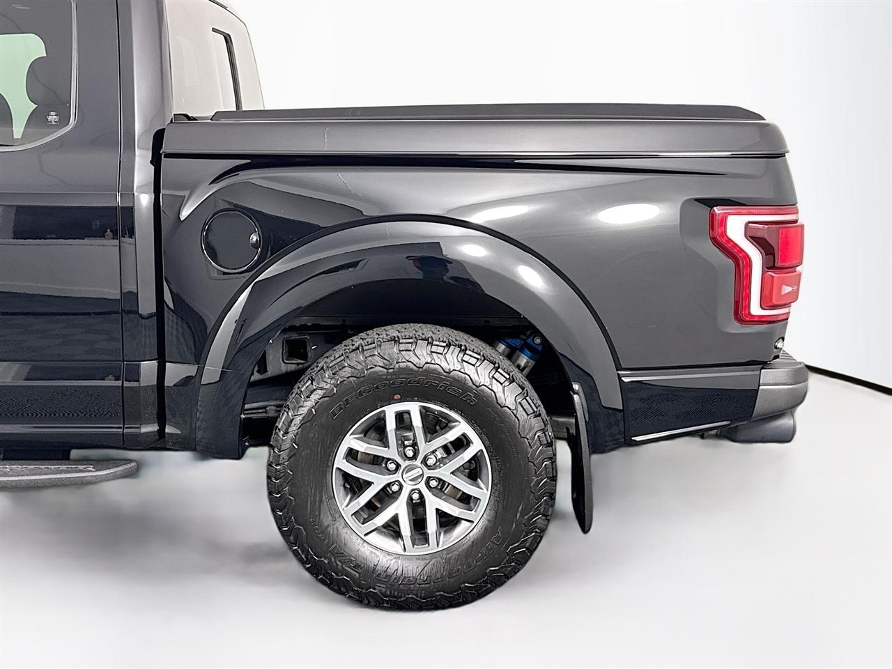 Ford F-150 Raptor 4WD SuperCab 5.5' Box 2017