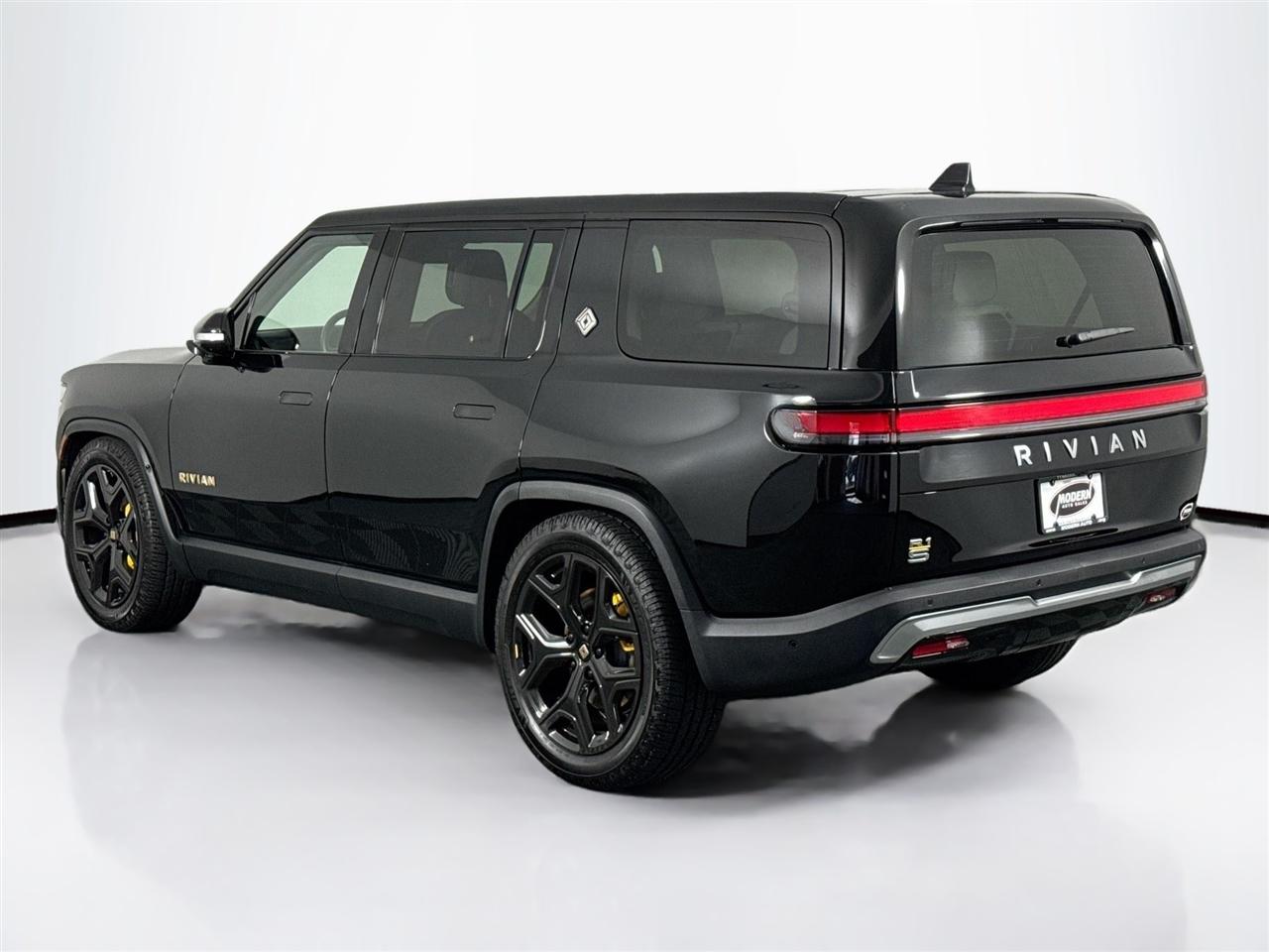 Rivian R1S Adventure Quad-Motor Large Pack 2023