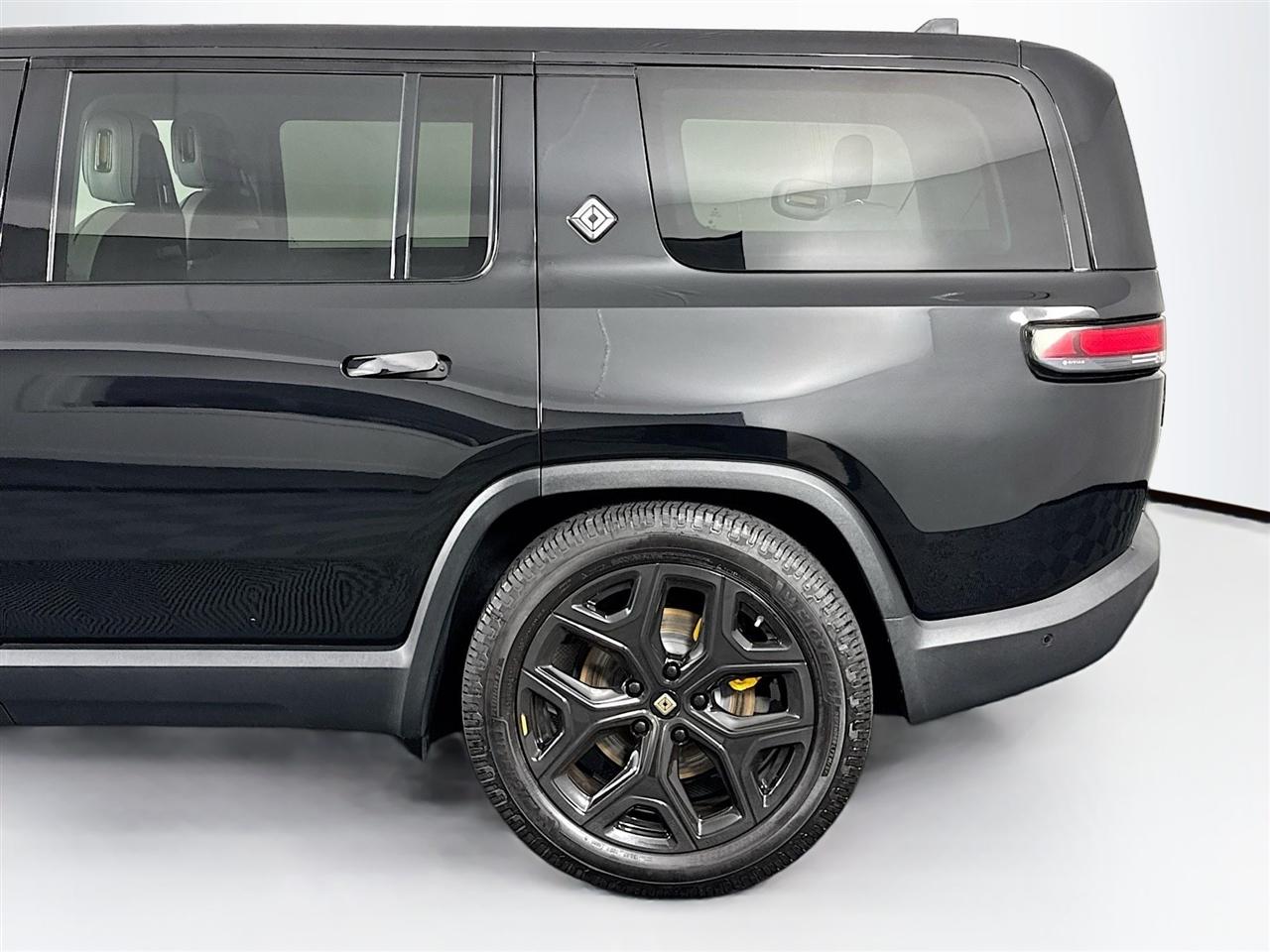 Rivian R1S Adventure Quad-Motor Large Pack 2023