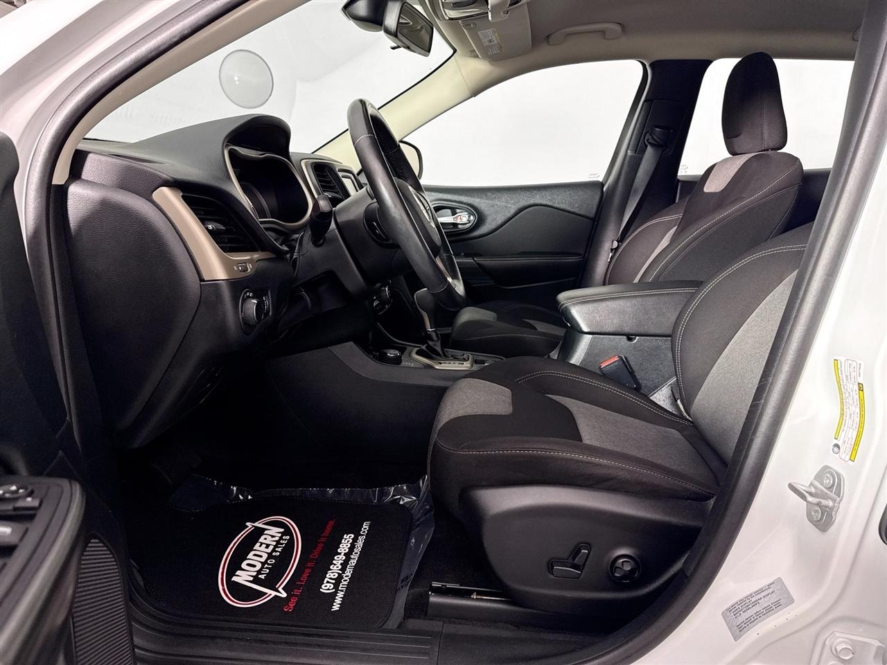 Jeep Cherokee 4WD 4dr Sport 2016