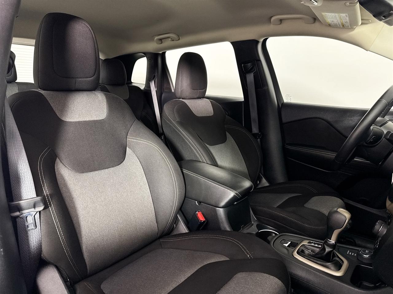 Jeep Cherokee 4WD 4dr Sport 2016