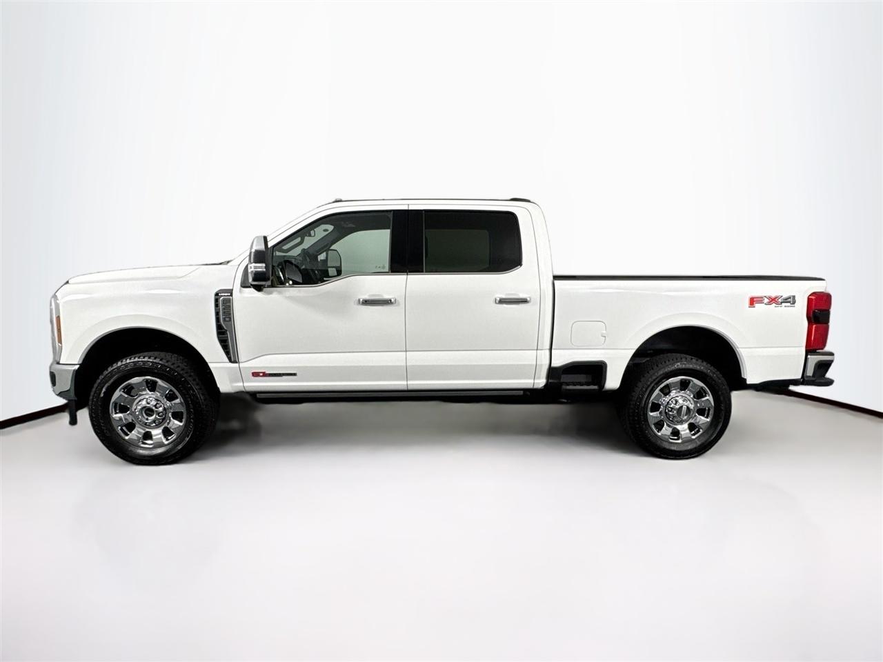 Ford Super Duty F-250 SRW King Ranch 4WD Crew Cab 8' Box 2025