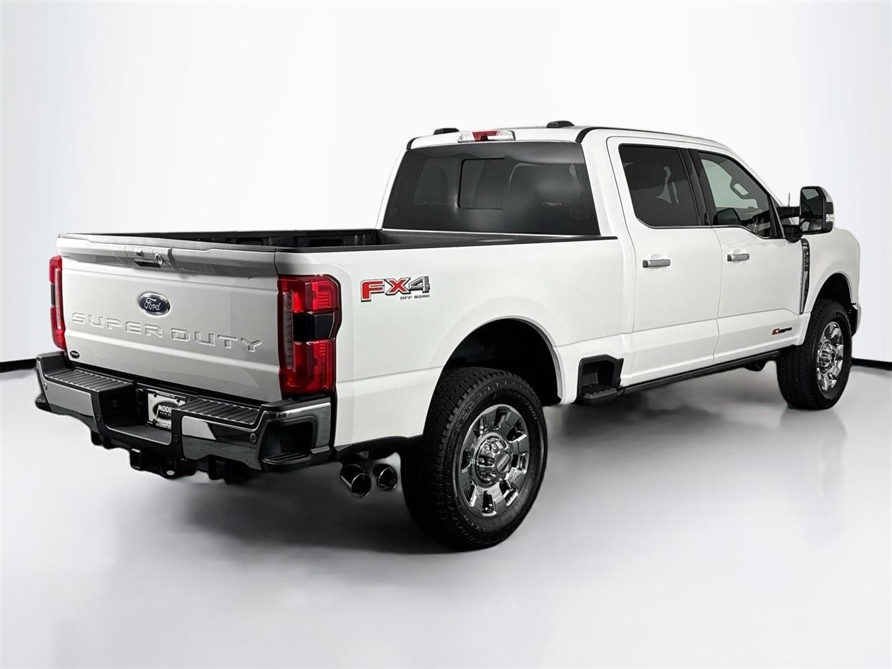 Ford Super Duty F-250 SRW King Ranch 4WD Crew Cab 8' Box 2025