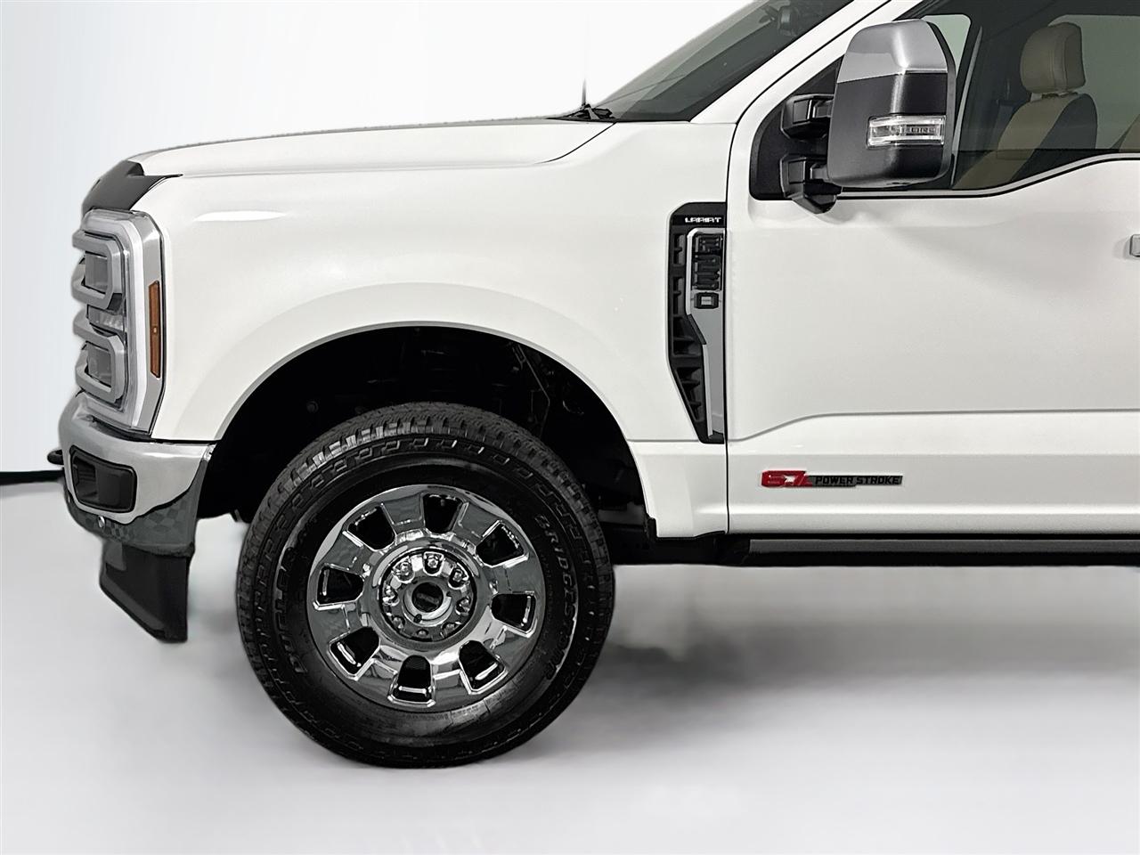 Ford Super Duty F-250 SRW King Ranch 4WD Crew Cab 8' Box 2025