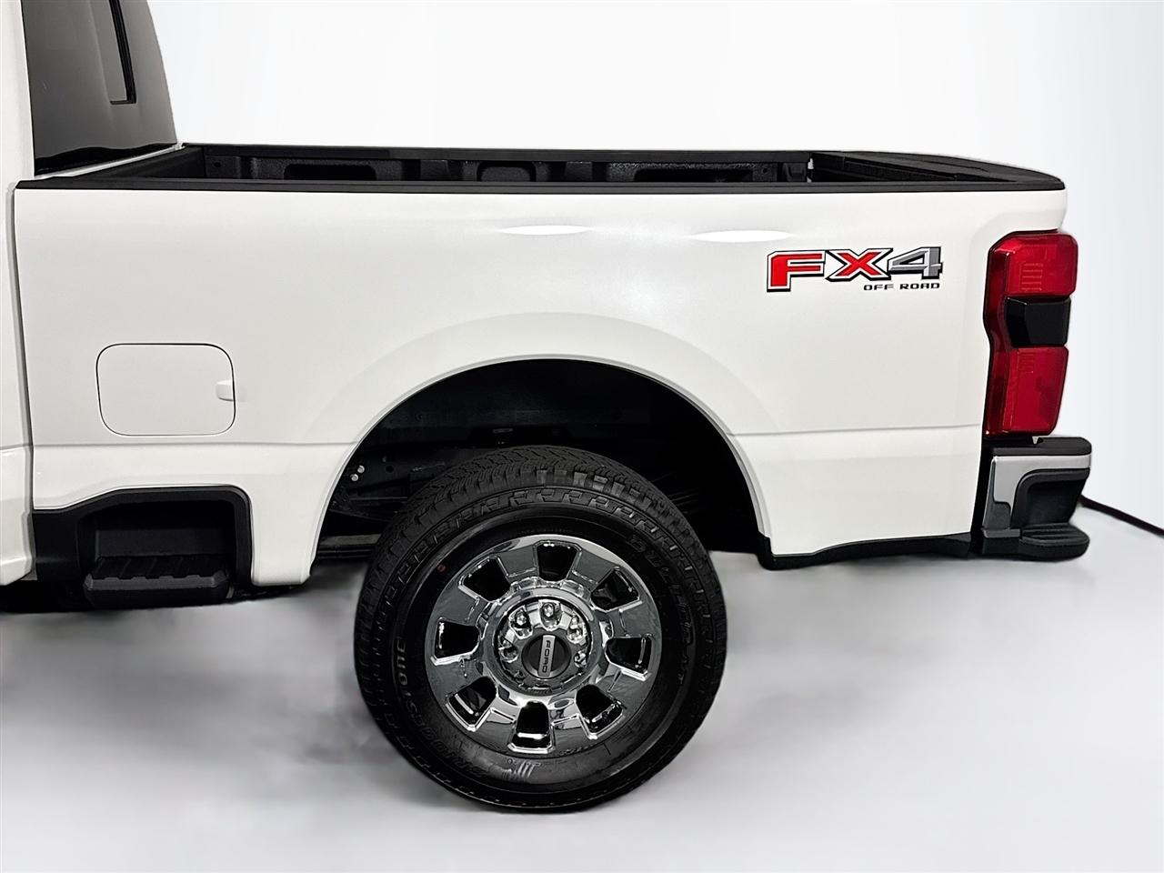 Ford Super Duty F-250 SRW King Ranch 4WD Crew Cab 8' Box 2025