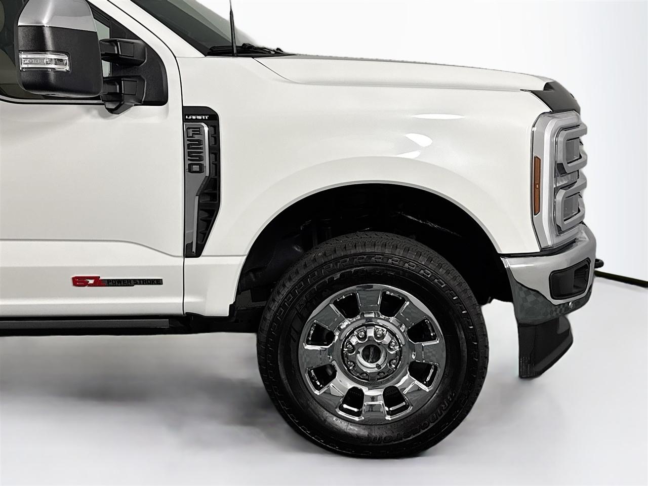 Ford Super Duty F-250 SRW King Ranch 4WD Crew Cab 8' Box 2025