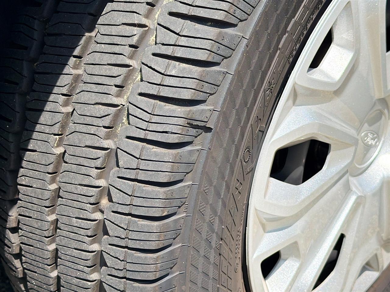 Ford Transit Cargo Van T-250 130" Low Rf 9070 GVWR RWD 2025