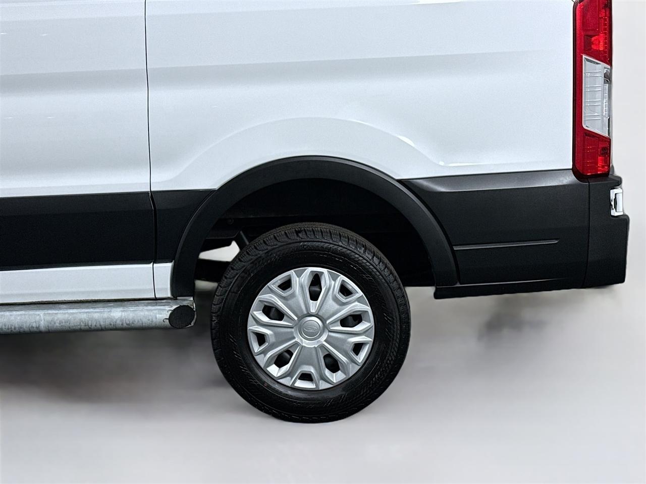 Ford Transit Cargo Van T-250 130" Low Rf 9070 GVWR RWD 2025