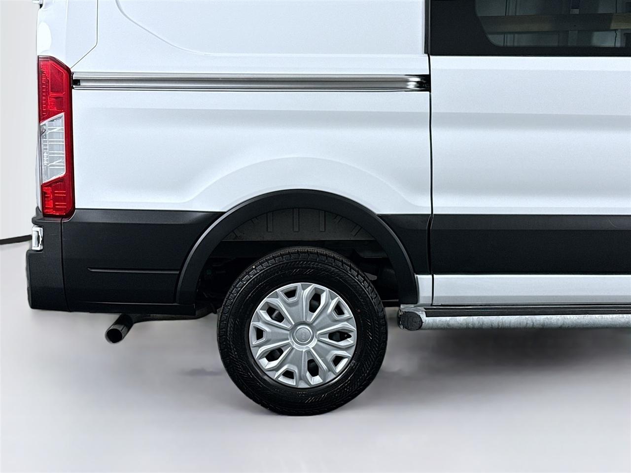 Ford Transit Cargo Van T-250 130" Low Rf 9070 GVWR RWD 2025