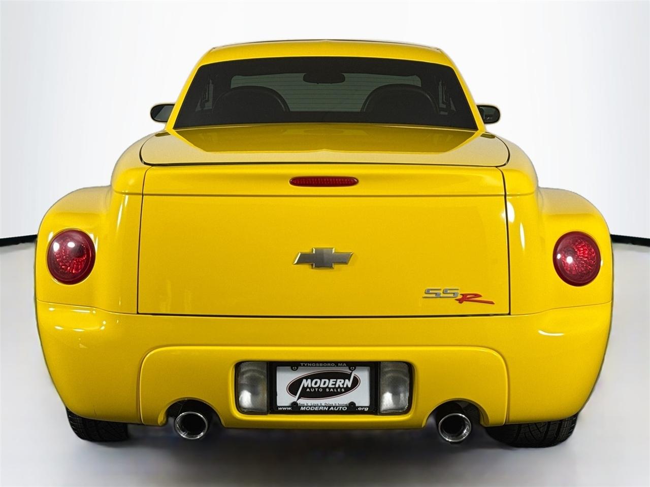 Chevrolet SSR Reg Cab 116.0" WB LS 2004