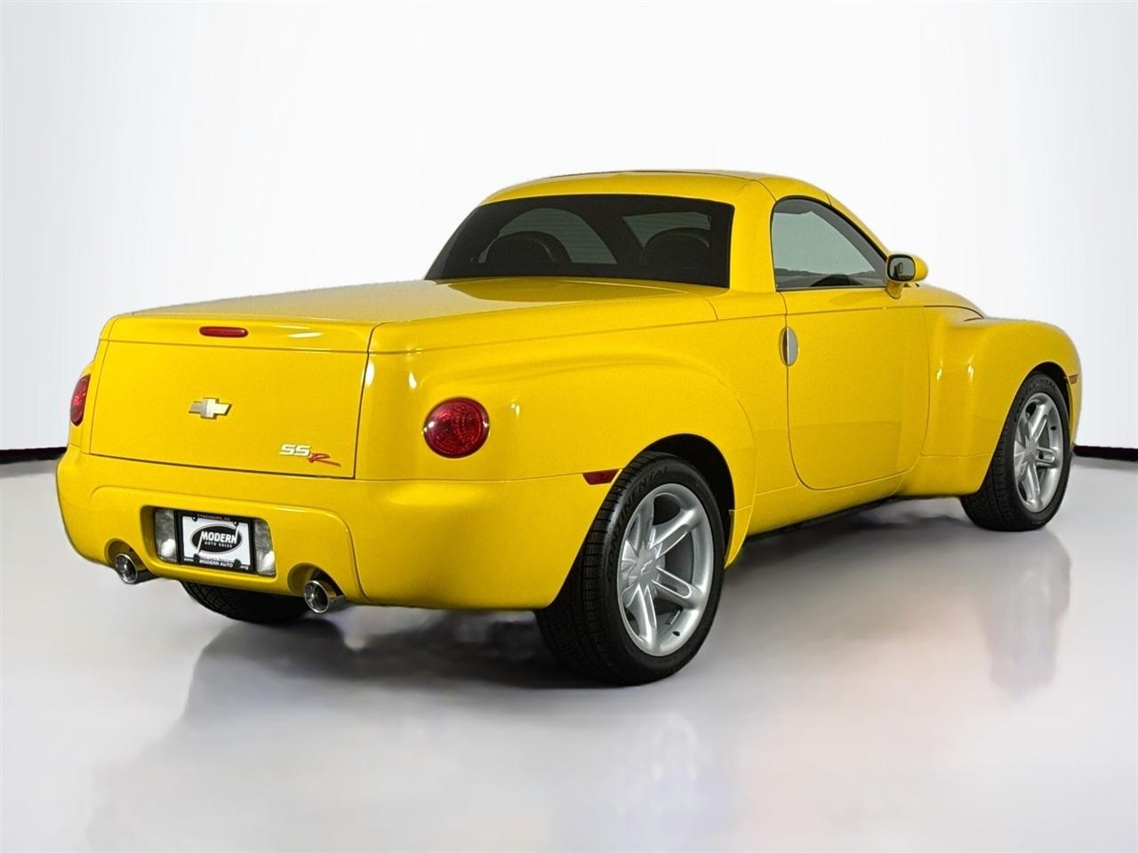 Chevrolet SSR Reg Cab 116.0" WB LS 2004