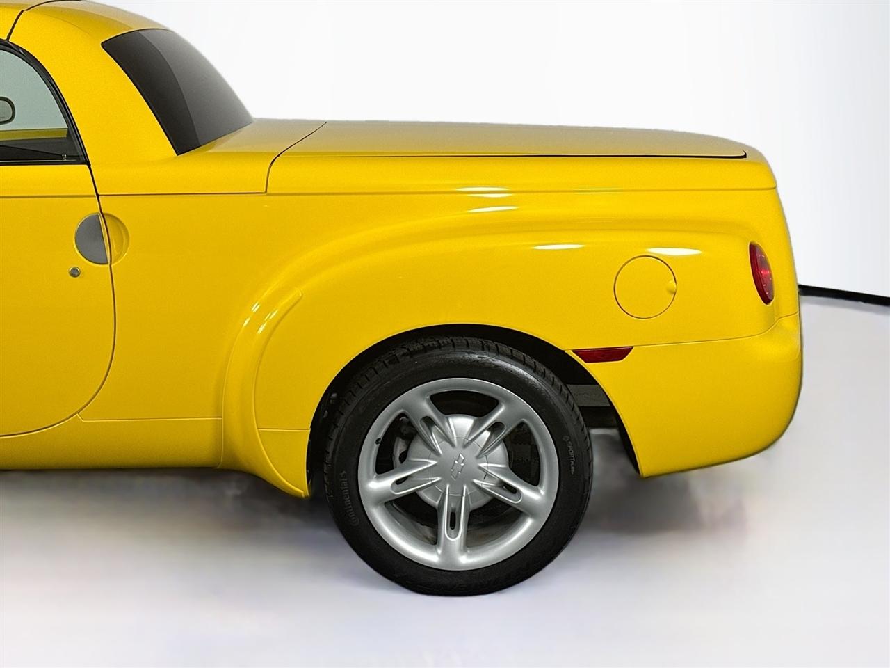 Chevrolet SSR Reg Cab 116.0" WB LS 2004