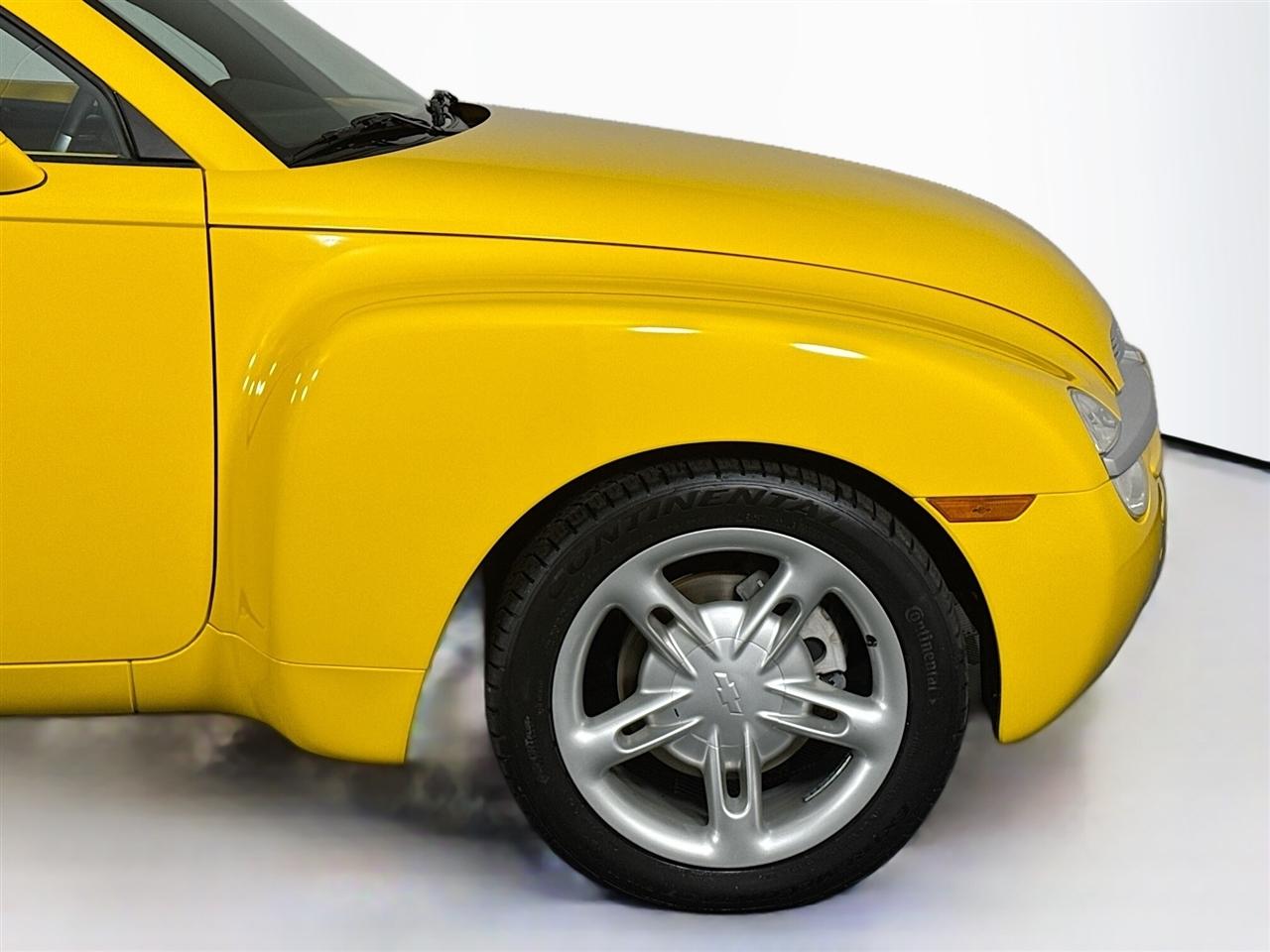 Chevrolet SSR Reg Cab 116.0" WB LS 2004