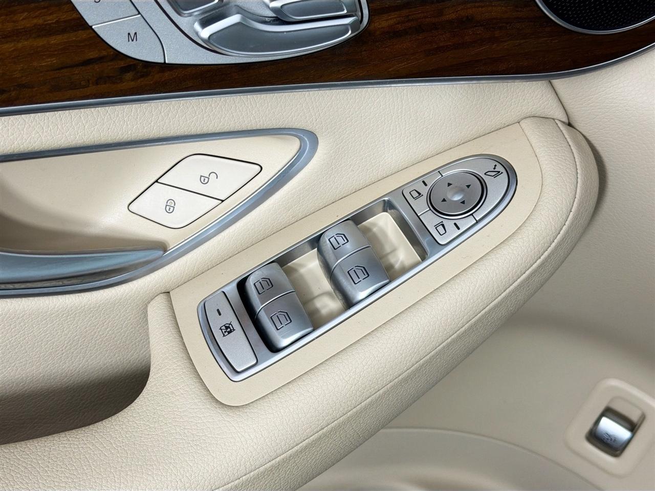 Mercedes-Benz GLC GLC 300 4MATIC SUV 2022