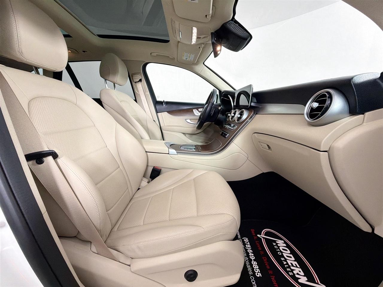 Mercedes-Benz GLC GLC 300 4MATIC SUV 2022