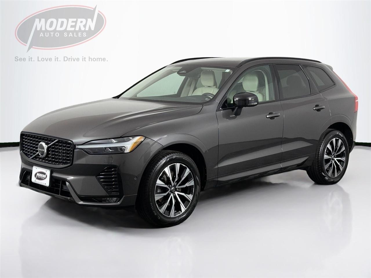 Volvo XC60 B5 AWD Plus Dark Theme 2023