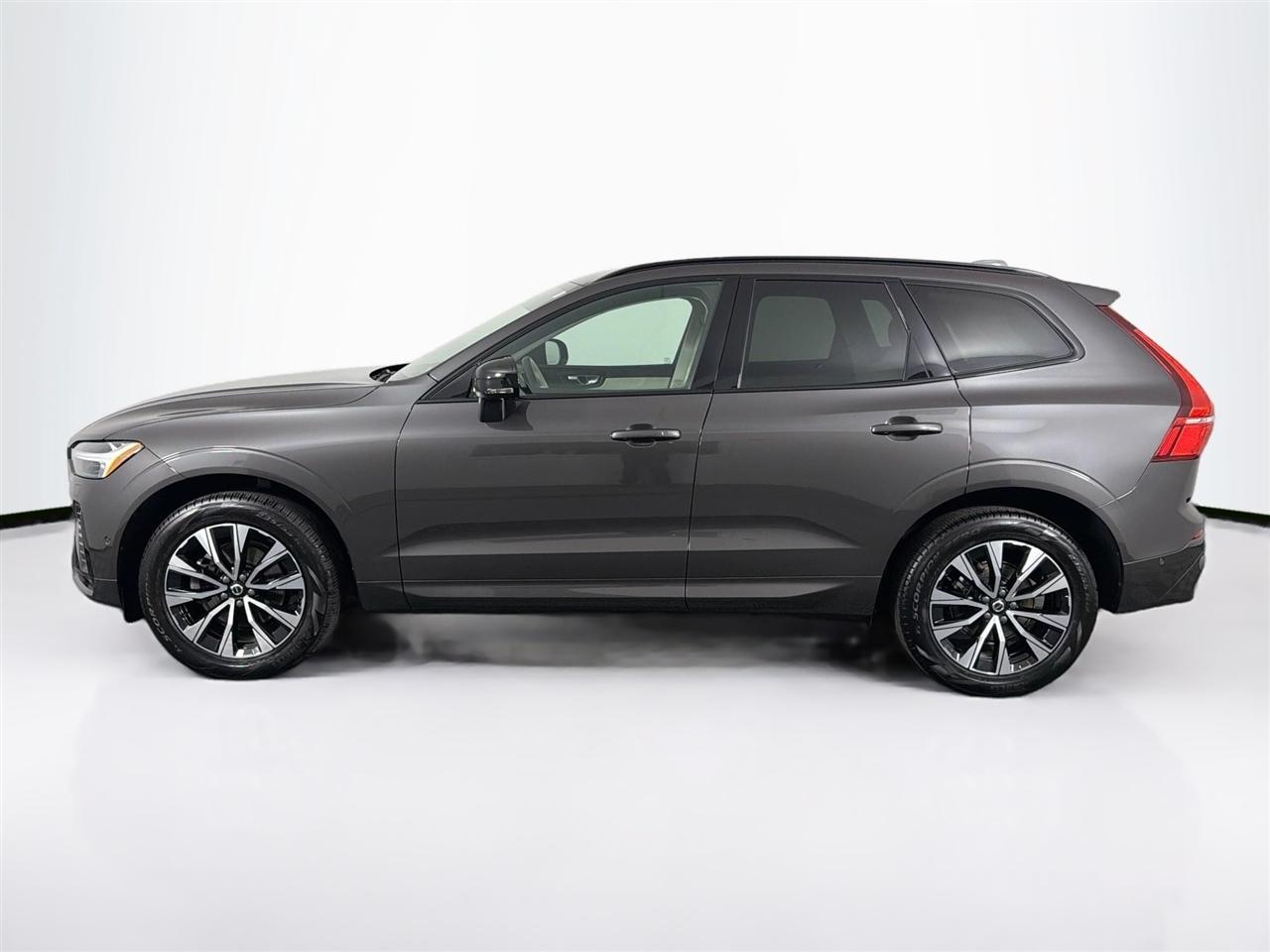 Volvo XC60 B5 AWD Plus Dark Theme 2023