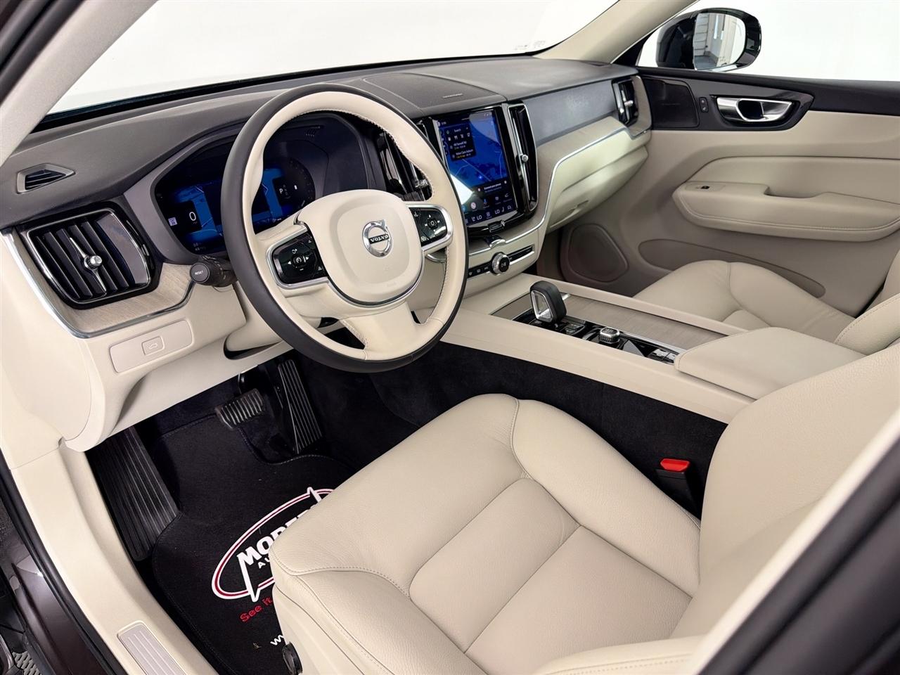 Volvo XC60 B5 AWD Plus Dark Theme 2023