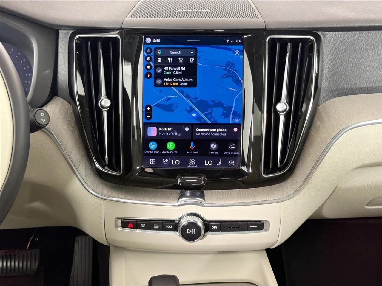 Volvo XC60 B5 AWD Plus Dark Theme 2023