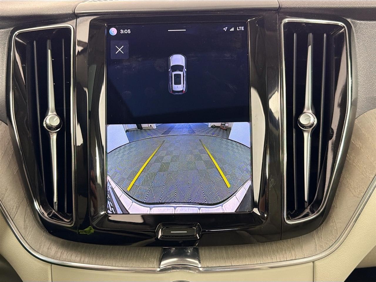 Volvo XC60 B5 AWD Plus Dark Theme 2023