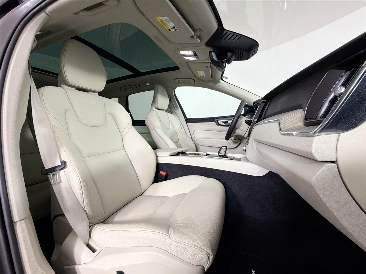 Volvo XC60 B5 AWD Plus Dark Theme 2023
