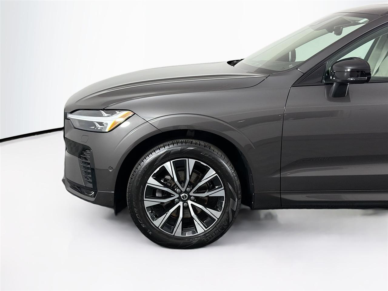 Volvo XC60 B5 AWD Plus Dark Theme 2023