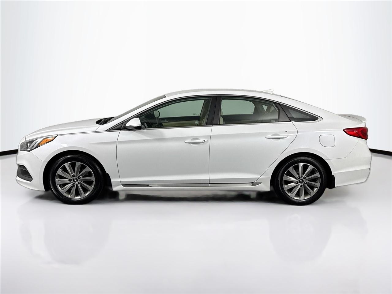 Hyundai Sonata 4dr Sdn 2.4L Sport PZEV 2016