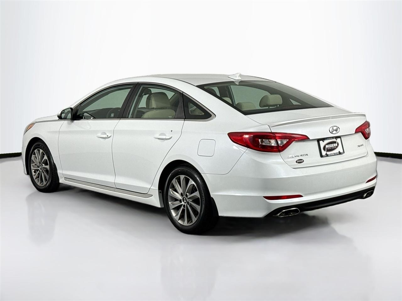 Hyundai Sonata 4dr Sdn 2.4L Sport PZEV 2016